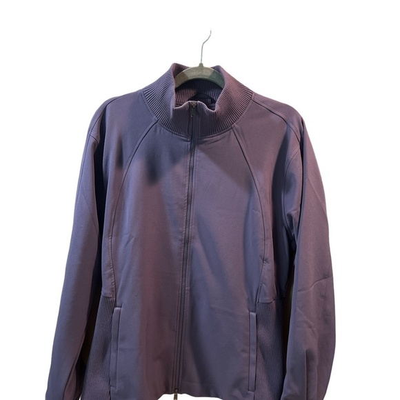 Athleta stride purple jacket. Zipper pockets, fully lined knit detail on back. - Picture 3 of 7